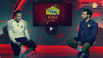 بالفيديو.. محمد صلاح يساعد حارس 