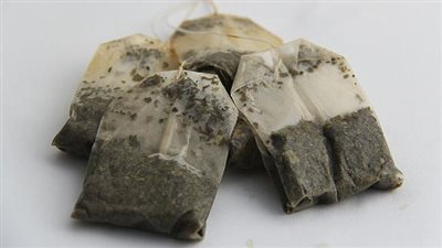 أبرزها تلميع الشعر.. 7 استخدامات مذهلة لأكياس الشاي المستعملة