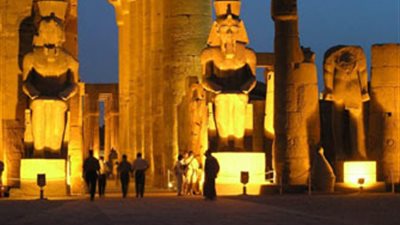 خبير اقتصادي: قطاع السياحة يحتاج إلى خطط غير تقليدية