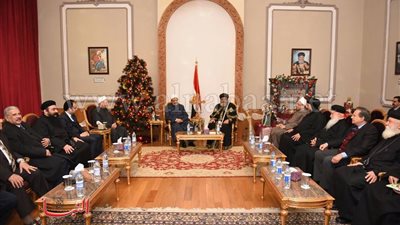 بالصور.. وفد الأزهر يهنئ تواضروس الثاني بـ«عيد الميلاد المجيد»