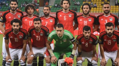 بالفيديو.. لاعبو المنتخب يكشفون قصة جامايكا مع الحضري
