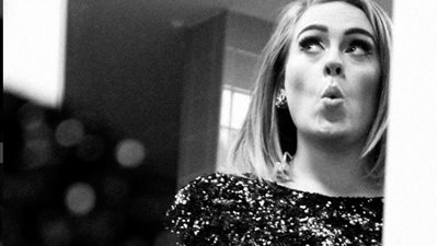 بالصورة.. أديل تحتفل بـ