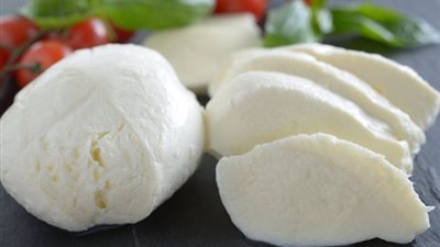 اصنعي جبنة الموزاريلا بنفسك فى 30 دقيقة