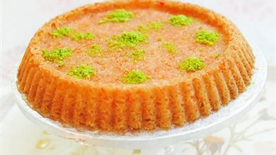 صينية الكنافة بالقشطة والتفاح