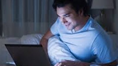 السهر يصيب الإنسان بالسرطان