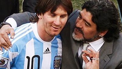 مارادونا يتهكم من ميسي ويصفه باللاعب المدلل