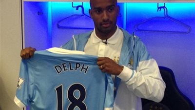 ديلف: سعيد باللعب بجوار أفضل لاعبي العالم مع مانشستر سيتي