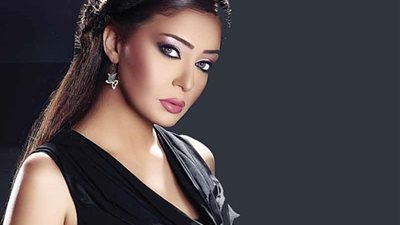 ميرنا المهندس في المستشفي بعد تعرضها لوعكة صحية