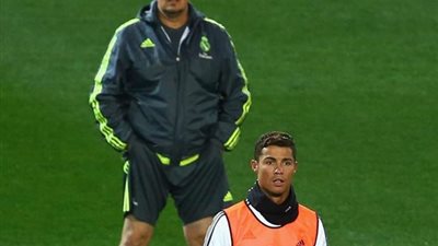 كريستيانو رونالدو يسقط بينيتيز بالضربة القاضية أمام الإعلام