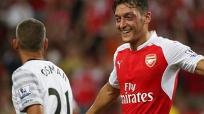 يوفنتوس يستغل سلاح لورينتي لضم اوزيل من ارسنال