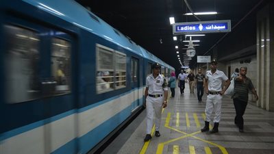 استفتاء نسائي في المترو 