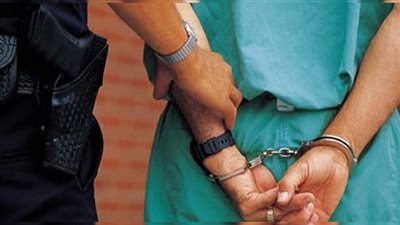 بالصور..ضبط سائق وصيدلانية 