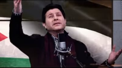 بالفيديو.. هاني شاكر يُهدي 