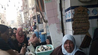 بالصور.. احتفال الغربية بـ«شم النسيم»: محلات «الفسيخ» عليها «إقبال تاريخي يا فندم»