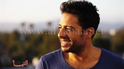 بالصور.. محمد حماقي يحتفل بـ«شم النسيم» مع جمهوره بهذه الإطلالة