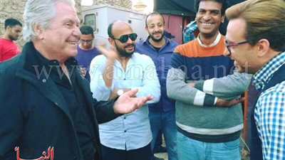 بالصور.. حسين فهمي ونضال الشافعي في كواليس «السر»