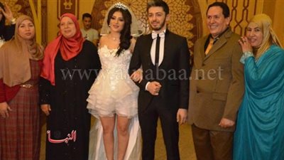 أول رد من وفاء قمر على منتقدي فستان زفافها