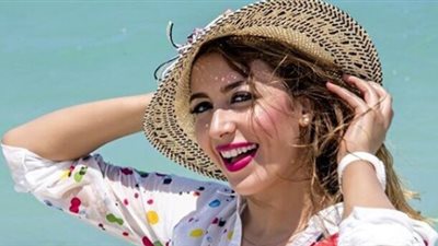 بالفيديو.. جنات تطرح 