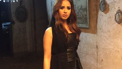 بالفيديو.. ردود أفعال الجمهور بعد طرح كليب رنا سماحة الجديد 