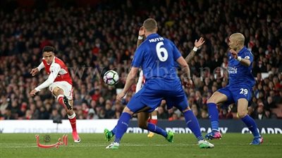 بالفيديو.. آرسنال يجتاز ثعالب ليستر بالنيران الصديقة في 