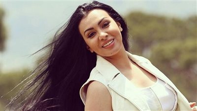 ميريهان حسين تثير فضول الجمهور بصور جديدة