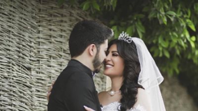 وفاء قمر تكشف عن صور جديدة من عقد قرانها