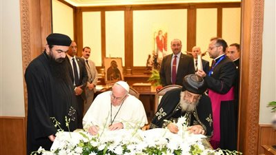 إعادة «سر المعمودية» يشعل الغضب ضد «تواضروس»: «اتفاق باطل»