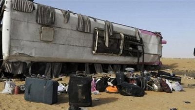 سقوط حافلة رحلات تقل 29 شخصًا من أعلى الطريق الدائرى 