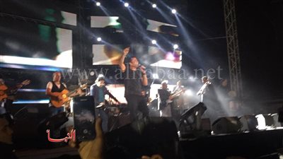 الصور الأولى من حفل عمرو دياب في 