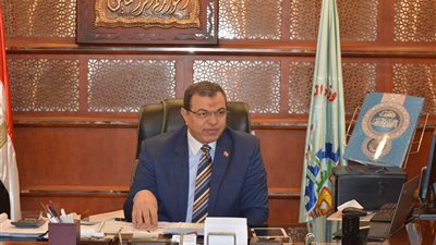 اليوم.. 25 عاملا يتسلمون عقودًا للعمل بإحدى دول الخليج