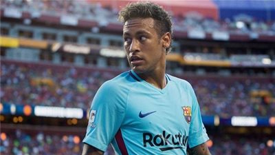 بعد رحيل «نيمار».. ميسي يطالب برشلونة بالتعاقد مع هذا اللاعب