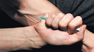 جرعة هيروين «زائدة» تُنهي حياة شاب في «العمرانية»