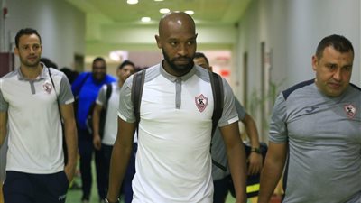 بالصورة.. جلسة حسم مصير «شيكابالا» مع الزمالك 