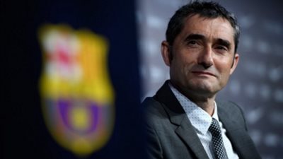 وكيل أعمال «تشافي إفريقيا» يصل إلى برشلونة