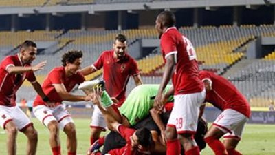 ملايين الهلال السعودى تدفع نجم الاهلى للرحيل 