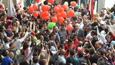 بالصور.. وفد من الاهلى يزور مستشفى 57357