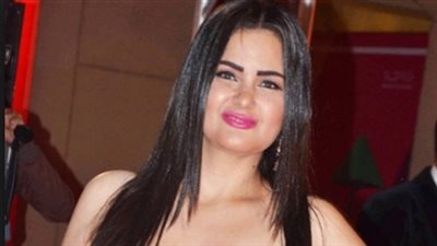 سما المصري تُثير الجدل بصورة من حفل زفافها وتعلق: اللي يتجوزني أمه داعية عليه