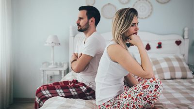 أرقام «مفزعة» حول عادات النوم لدى الزوجين