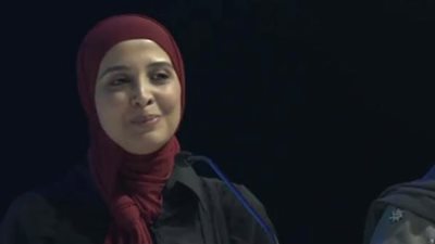 بالصورة.. حنان ترك تجتمع بـ