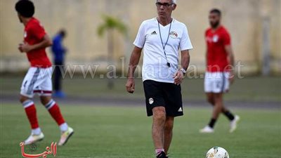 كوبر يختار 9 لاعبين محليين في قائمة الفراعنة لمواجهة غانا