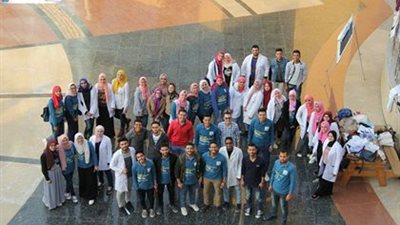 بالصور.. حملة توعية عن سوء استخدام المضادات الحيوية بصيدلة بدر