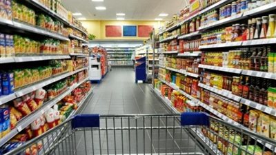 أهمها ديون مصر.. 3 أسباب تهدد بارتفاع أسعار السلع الأساسية في 2018