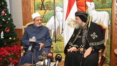  بالصور.. تفاصيل زيارة شيخ الأزهر للكاتدرائية للتهنئة بالعيد 