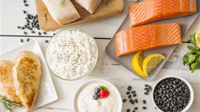 أفضل الأطعمة التي ينصح بها الأطباء للنساء في فترة الطمث