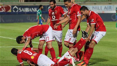 غيرة نجوم الأهلي تشتعل ضد القائد .. بسبب قرار الخطيب !