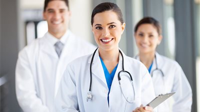 اليوم.. انتهاء قبول طلبات الأطباء للعمل بدولة خليجية برواتب تصل إلي 88 ألف جنيه