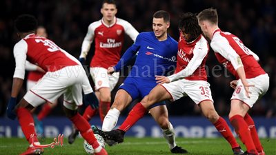 صحيفة بريطانية: النني أحبط هجوم تشيلسي في ليلة تأهل آرسنال لنهائي الكآس