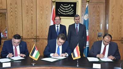 اجتماعات في لندن لتحويل مصر لمركز إقليمي للطاقة.. اعرف التفاصيل 