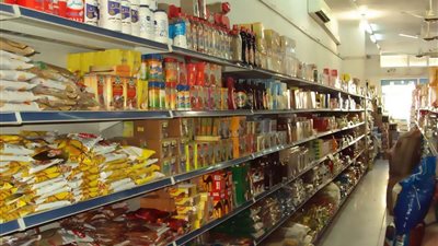 خبير اقتصادي: لهذا السبب لن تنخفض أسعار السلع