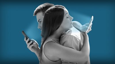 ماذا تفعل الهواتف المحمولة في رؤوس البشر؟!.. أبحاث علمية تجيب!